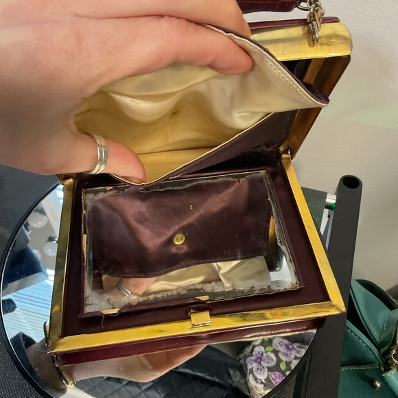 Vintage 1950’s Leather Geometric Handbag ( Must see behind the mirror) 🥰 - Picture 10 of 12